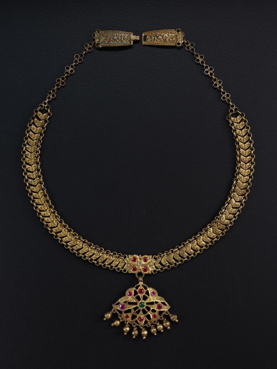2016 00641 Necklace Addigai
